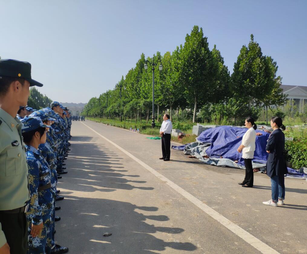 色漫天堂
党委慰问18级军训同学，送上中秋祝福